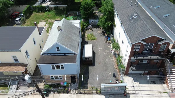 Contact Agent | 215 Fulton Avenue, Jersey City, NJ 07305