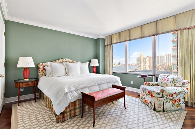 $1,675,000 | 10 West Street, Unit 16C | Battery Park City