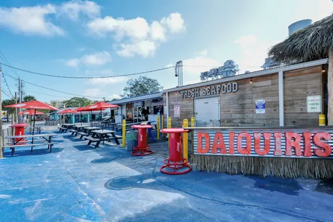 $525,000 | 2452 Whippoorwill Circle, Sarasota, FL 34231