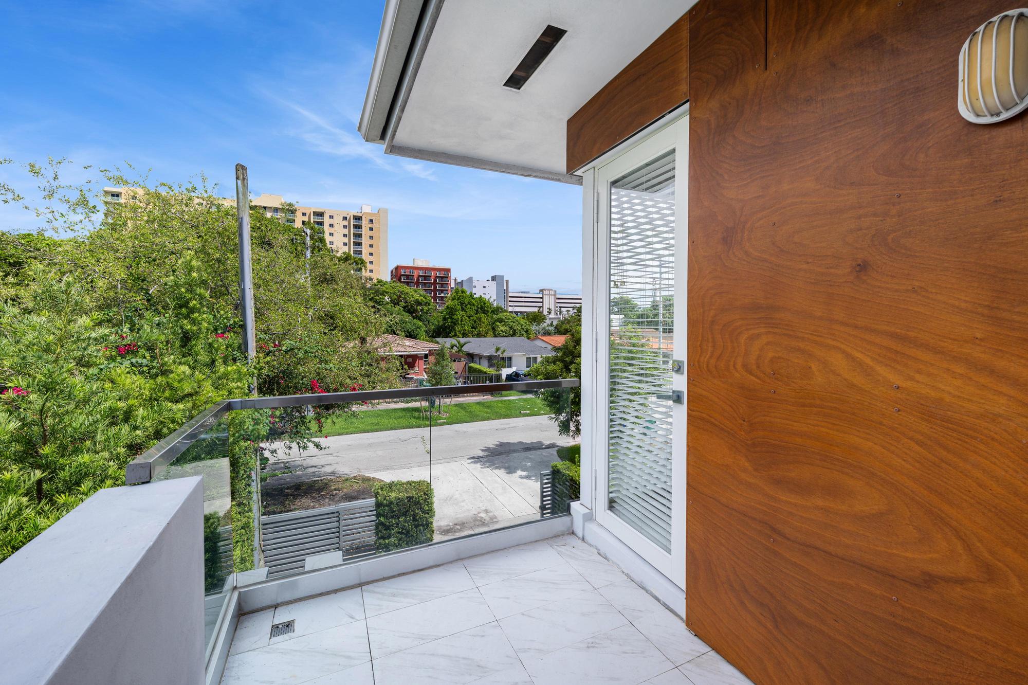 3448 Southwest 23rd Street Miami, FL 33145 - Photo 32 of 41 Gallery Image 32