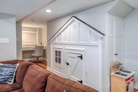 $1,300,000 | 935 15th Street Southeast, Washington, DC 20003