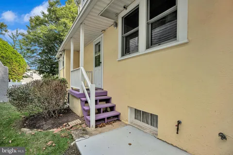 $1,425,000 | 5120 Wilson Lane, Bethesda, MD 20814