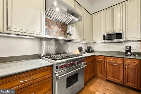 $1,850,000 | 2021 N Street Northwest, Washington, DC 20036