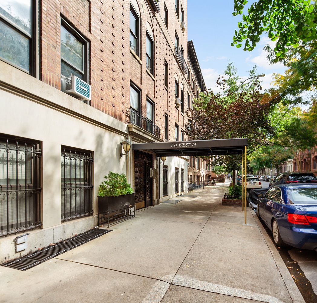 151 West 74th Street, Unit 8C Manhattan, NY 10023 - Photo 9 of 10