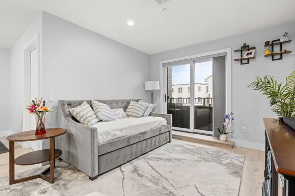 Contact Agent | 150 West Broadway, Unit 203, South Boston, MA 02127