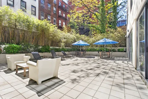 $2,195,000 | 462 West 58th Street, Unit 5A | Hell's Kitchen