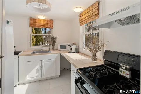 $2,995,000 | 9 Point O Woods Road South, Darien, CT 06820