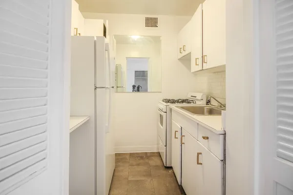 $3,500 | 155 East 34th Street, Unit 14N | Murray Hill