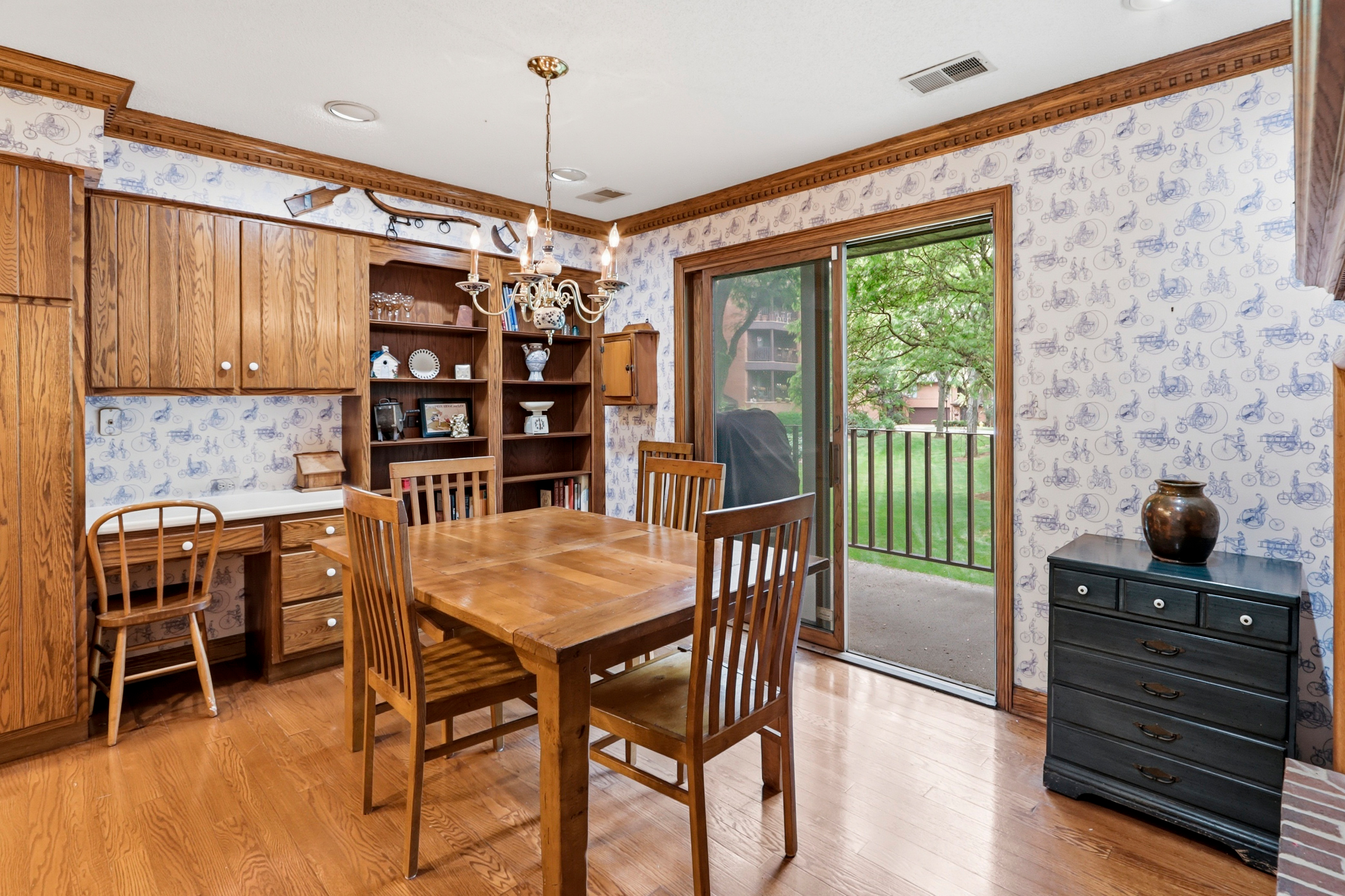 75 Boardwalk Place, Unit 103 Park Ridge, IL 60068 - Photo 13 of 27