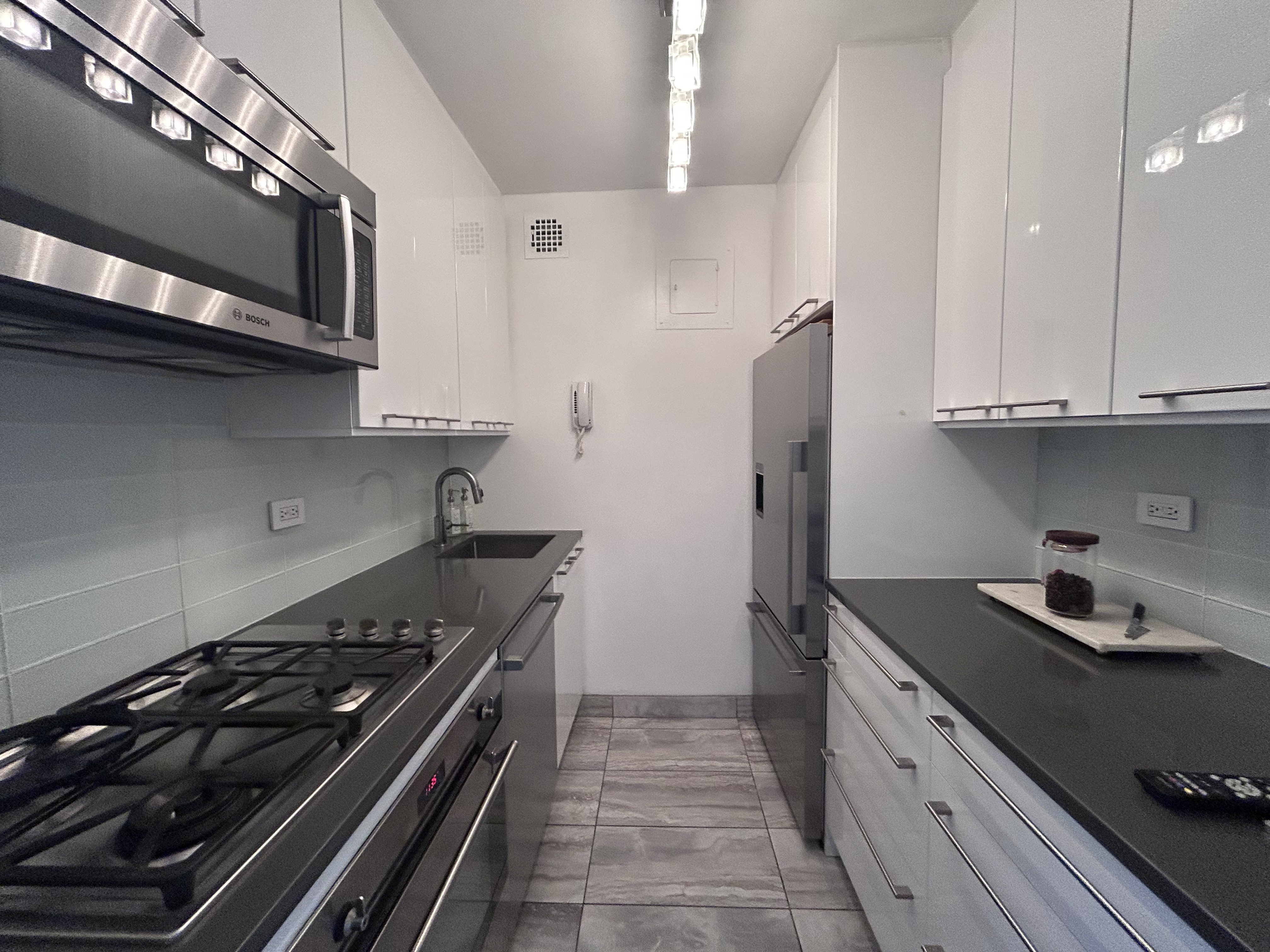 400 East 54th Street, Unit 30D Manhattan, NY 10022 - Photo 4 of 14