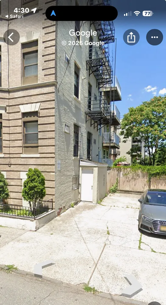 a view of entryway of a building