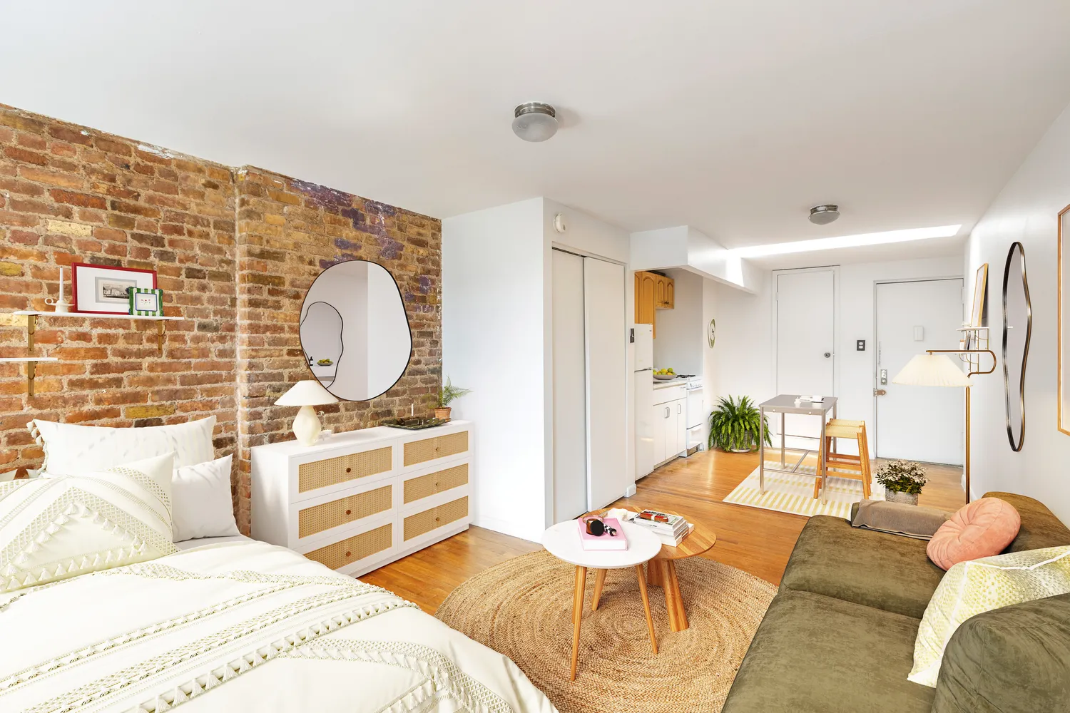 $3,250 | 88 East 3rd Street, Unit 18 | East Village