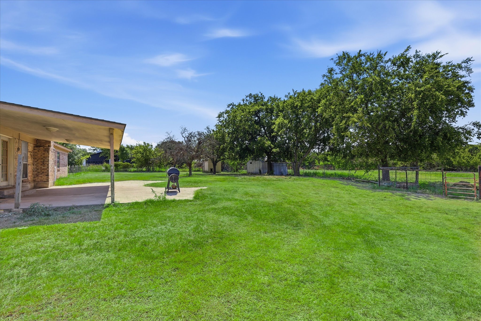 892 Highland Circle Springtown, TX 76082 - Photo 25 of 36 Gallery Image 25