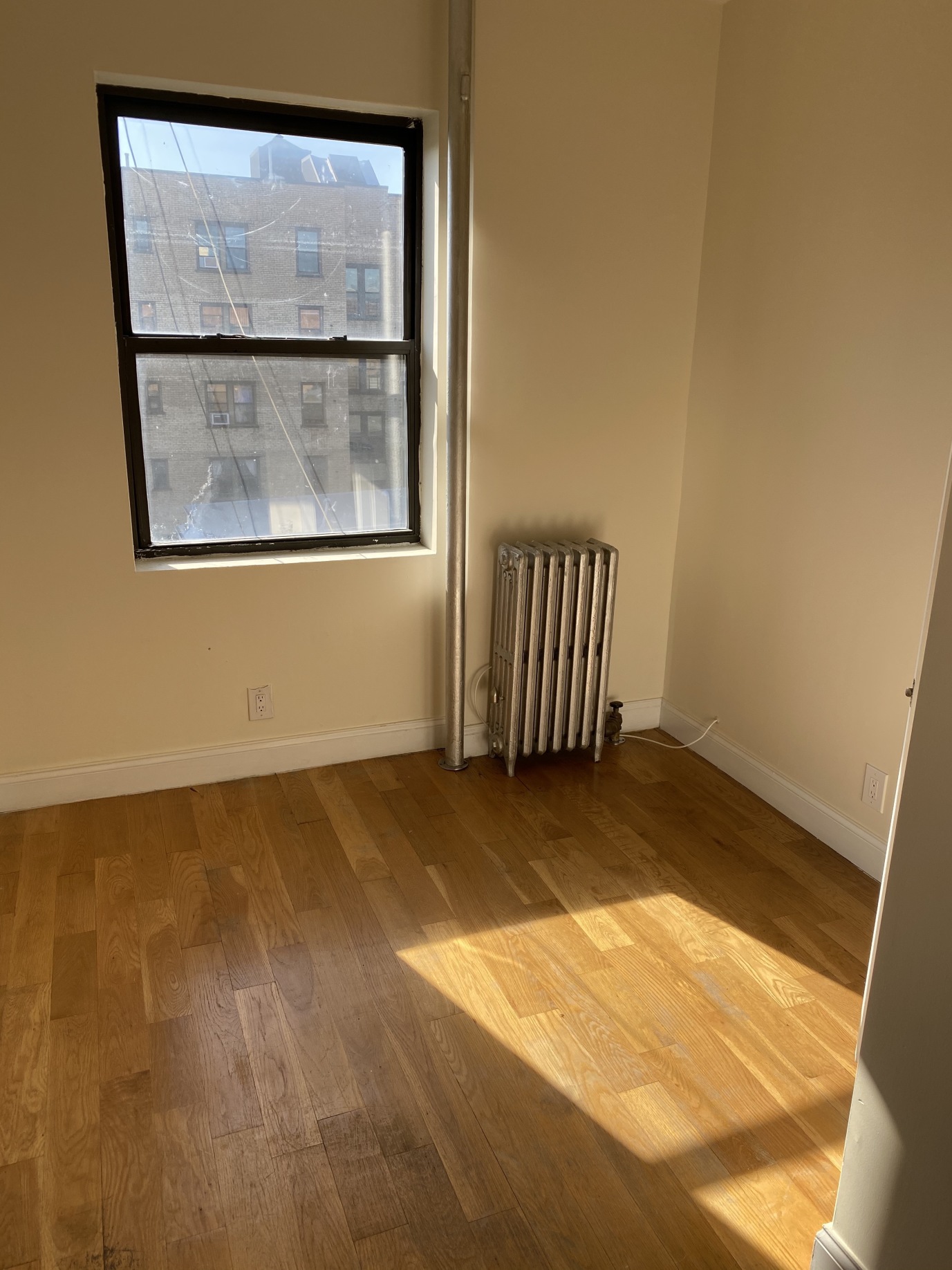 29-08 31st Avenue, Unit E4 Queens, NY 11106 - Photo 4 of 5