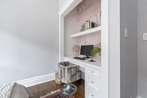 $1,200,000 | 457 West Fullerton Parkway, Unit 2W, Chicago, IL 60614