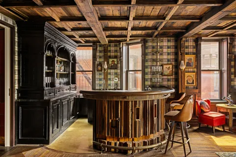 $9,450,000 | 34 Gramercy Park East, Unit PHB | Gramercy