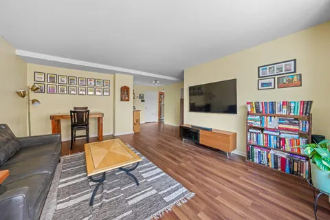 $389,000 | 21-80 33rd Road, Unit 3C | Astoria