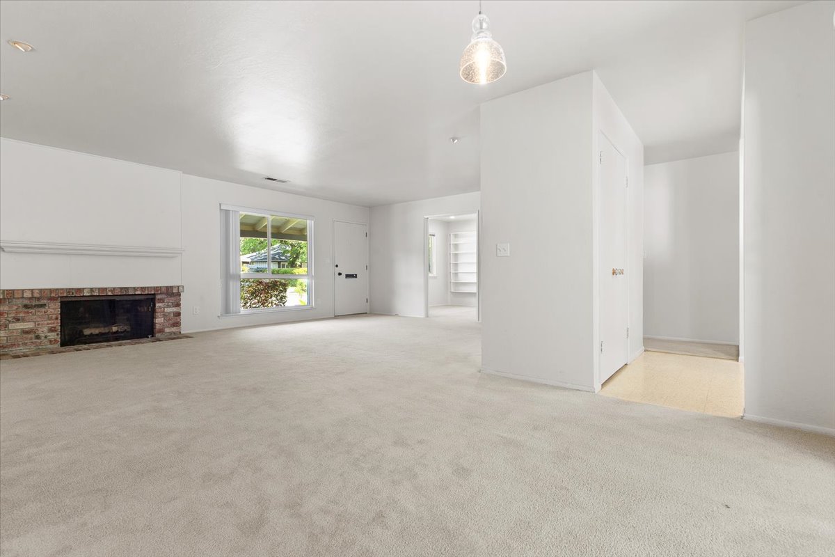 417 Deerfield Circle Santa Rosa, CA 95409 - Photo 8 of 43