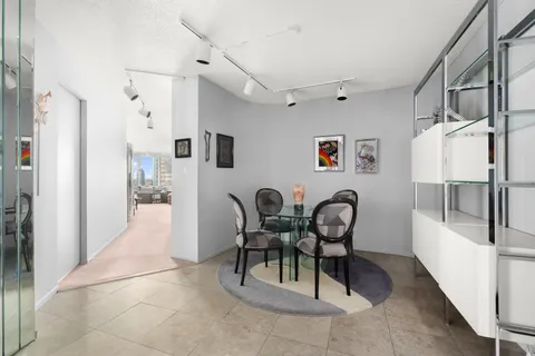 $1,299,000 | 330 East 38th Street, Unit 19K | Murray Hill