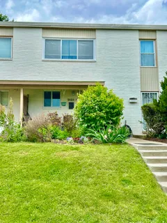 $325,000 | 3121 University Boulevard West, Unit E4, Kensington, MD 20895