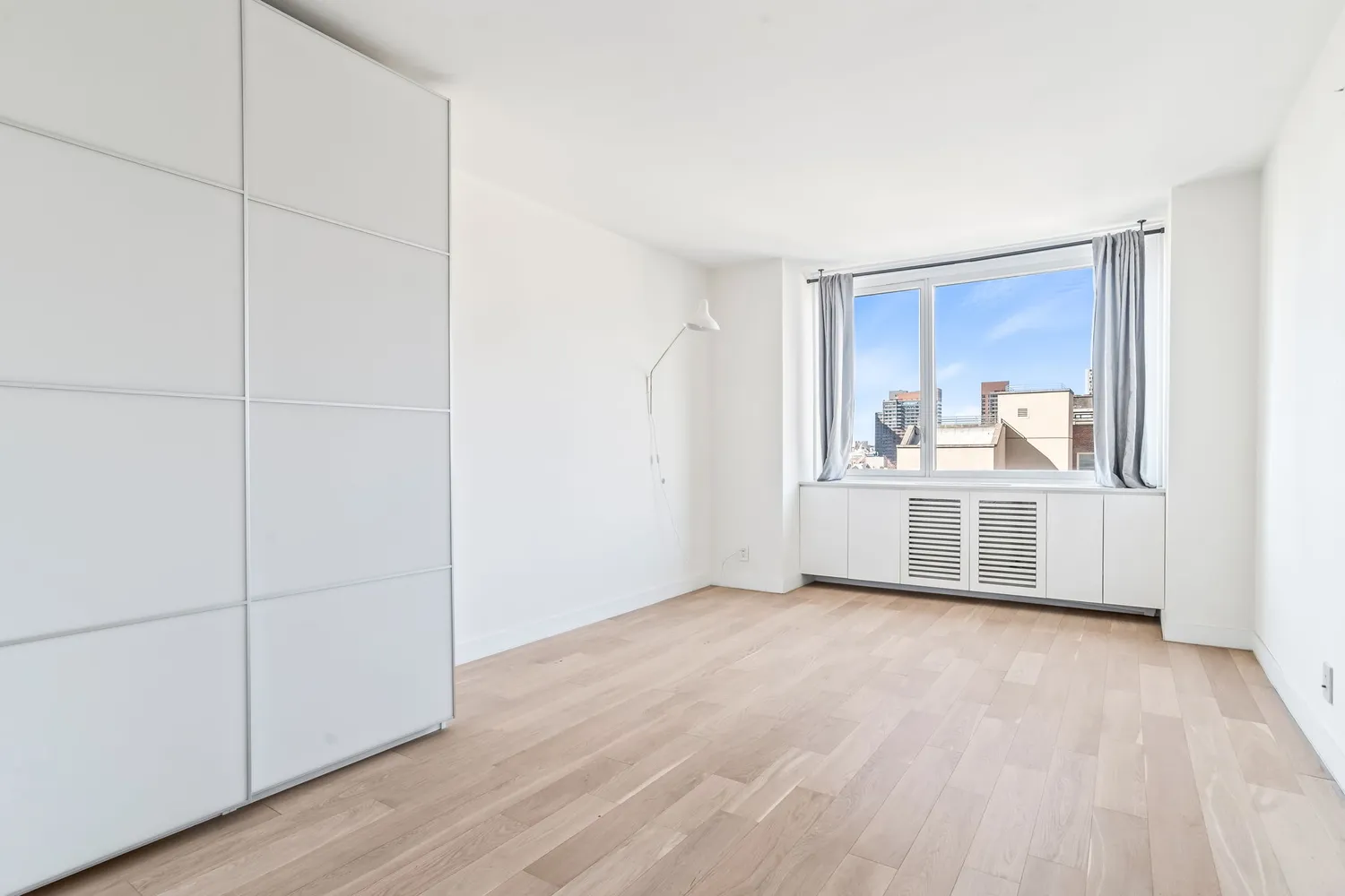 $6,150 | 301 West 53rd Street, Unit 9C | Hell's Kitchen