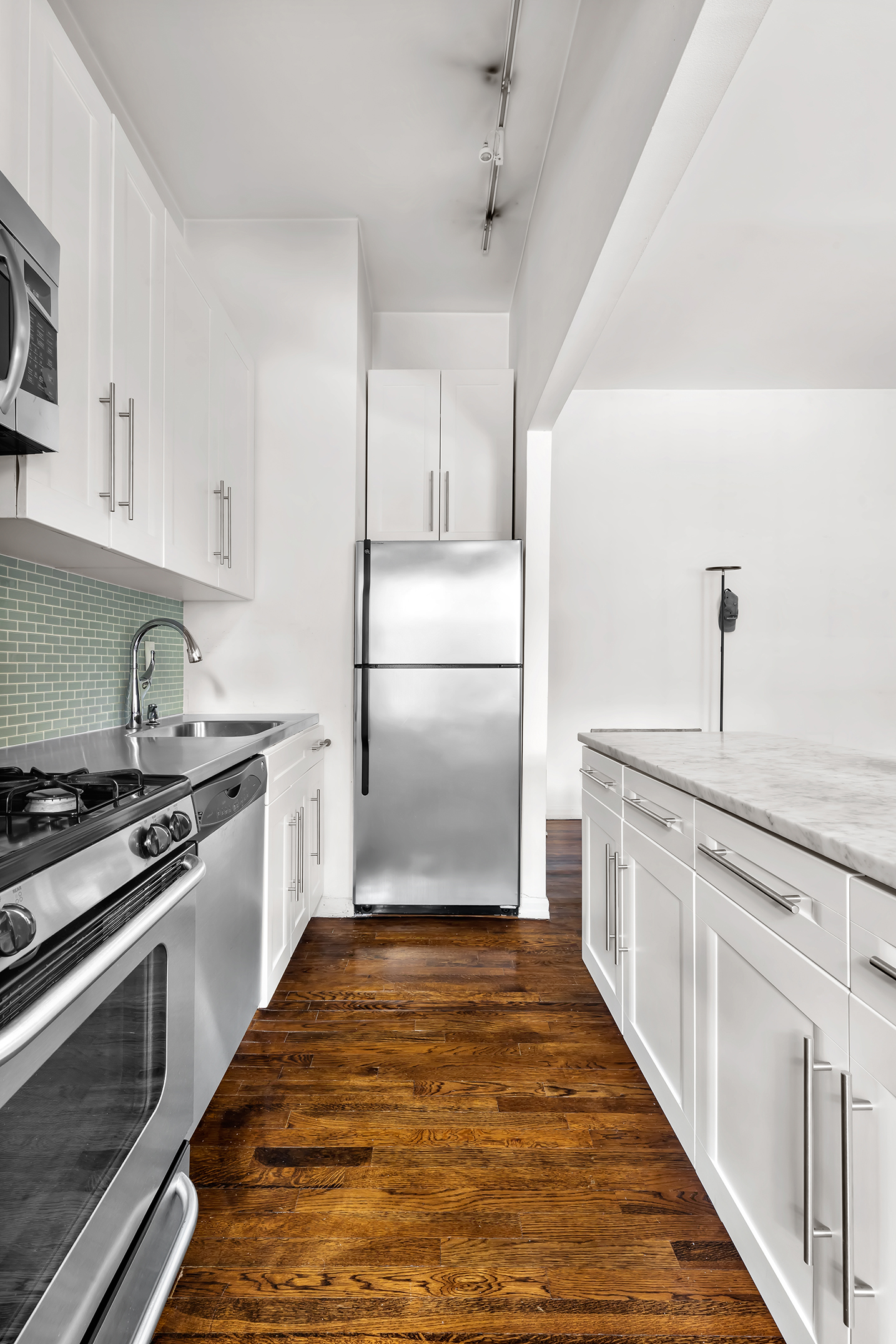 302 East 19th Street, Unit 1A Manhattan, NY 10003 - Photo 3 of 7