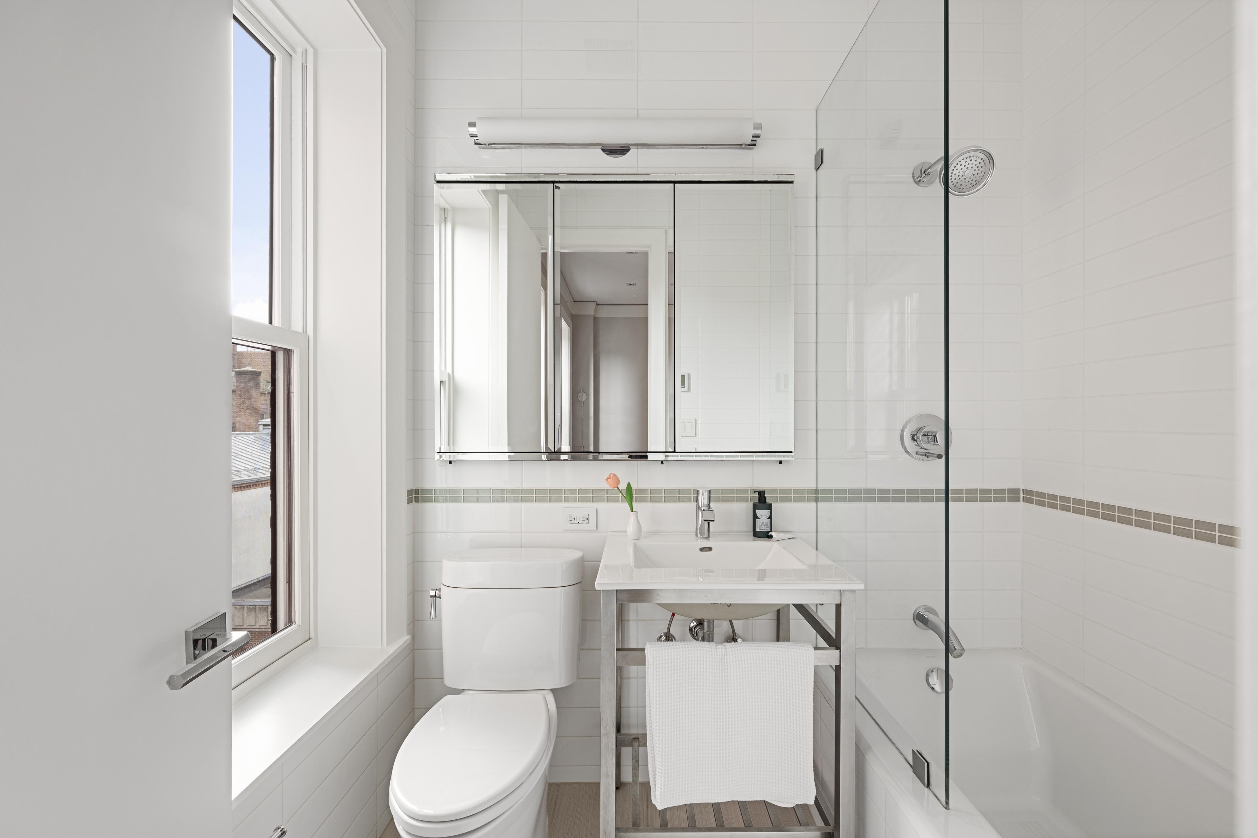 214 West 11th Street Manhattan, NY 10014 - Photo 18 of 25