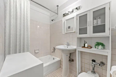 $429,000 | 345 West 145th Street, Unit 11B2 | Hamilton Heights