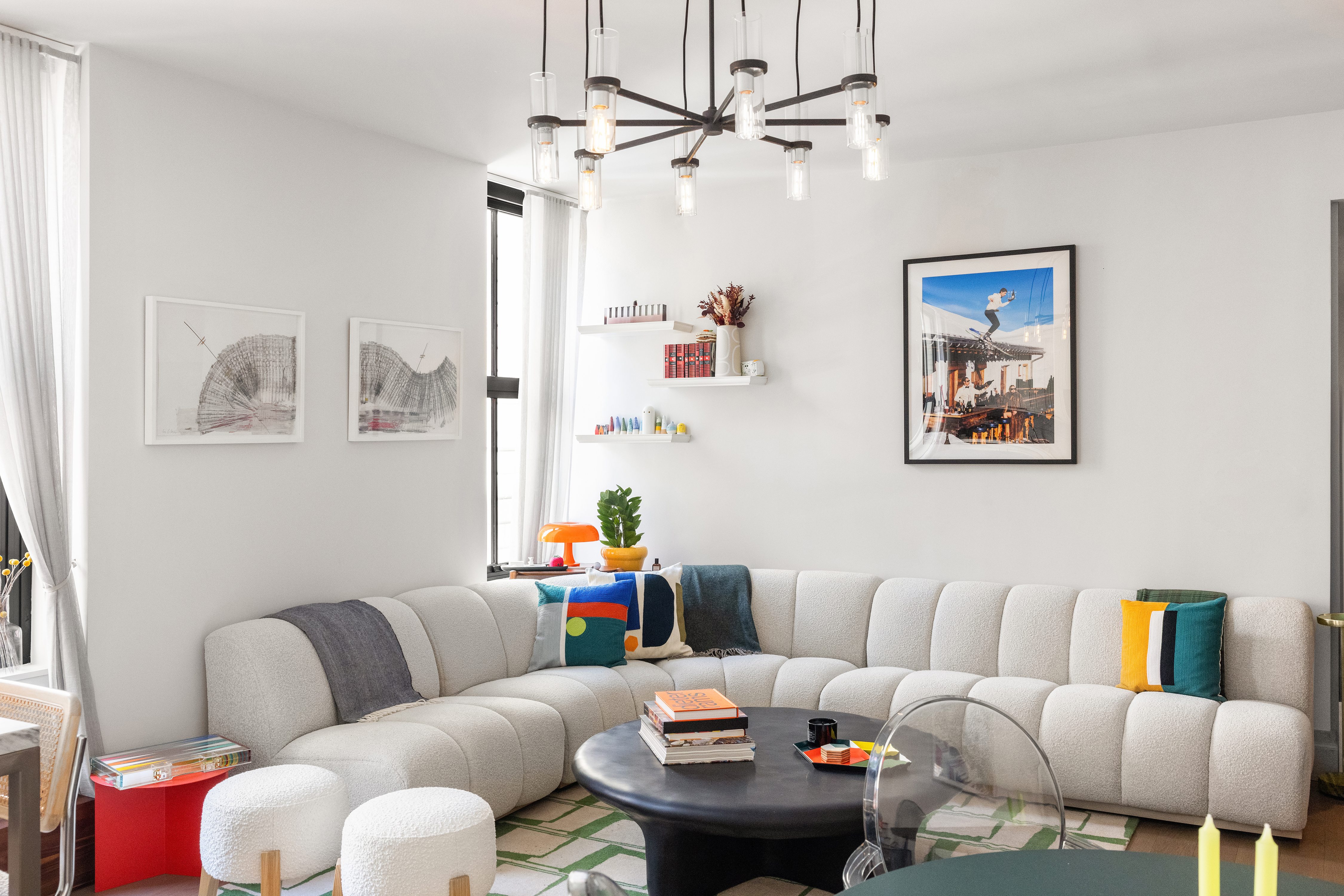 76 Schermerhorn Street, Unit 4C Brooklyn, NY 11201 - Photo 3 of 10 a living room with furniture and a chandelier