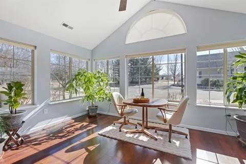 $525,000 | 10 Pond View Way, Fitchburg, WI 53711