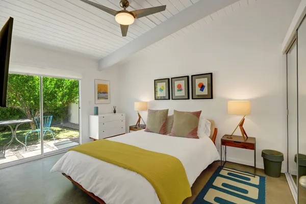 $1,075,000 | 406 East Desert Holly Circle, Palm Springs, CA 92262