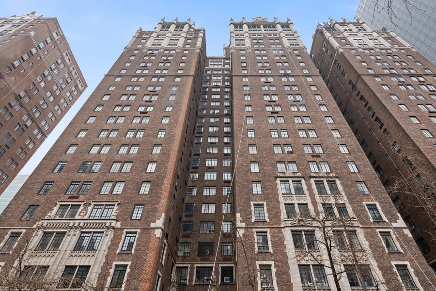 5 Tudor City Place, Unit 814 Manhattan, NY 10017 - Photo 4 of 5