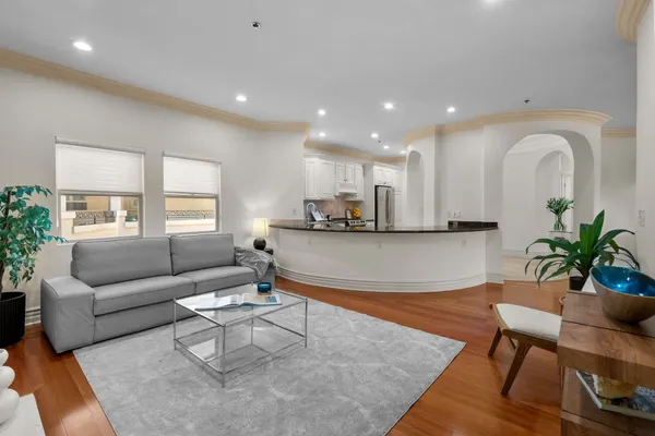 $1,195,000 | 10364 Almayo Avenue, Unit 305, Los Angeles, CA 90064