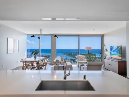 $3,495,000 | 1555 Kapiolani Boulevard, Unit 2002, Honolulu, HI 96814