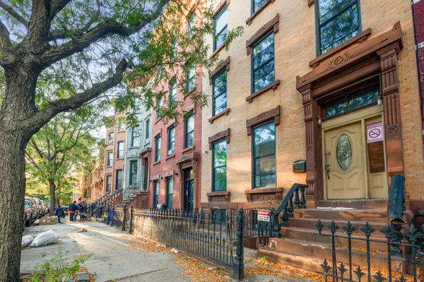 $2,399,000 | 913 Lafayette Avenue | Bedford-Stuyvesant