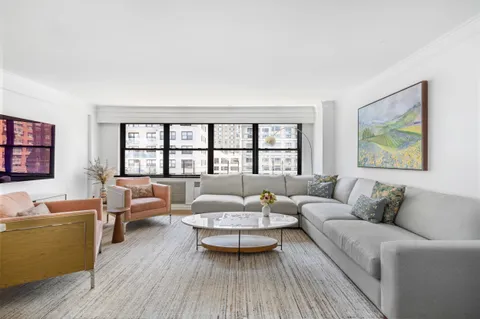 $1,870,000 | 399 East 72nd Street, Unit 12AB | Lenox Hill