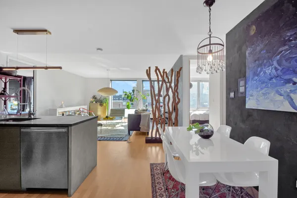 $1,950,000 | 49 North 8th Street, Unit 6E | Williamsburg