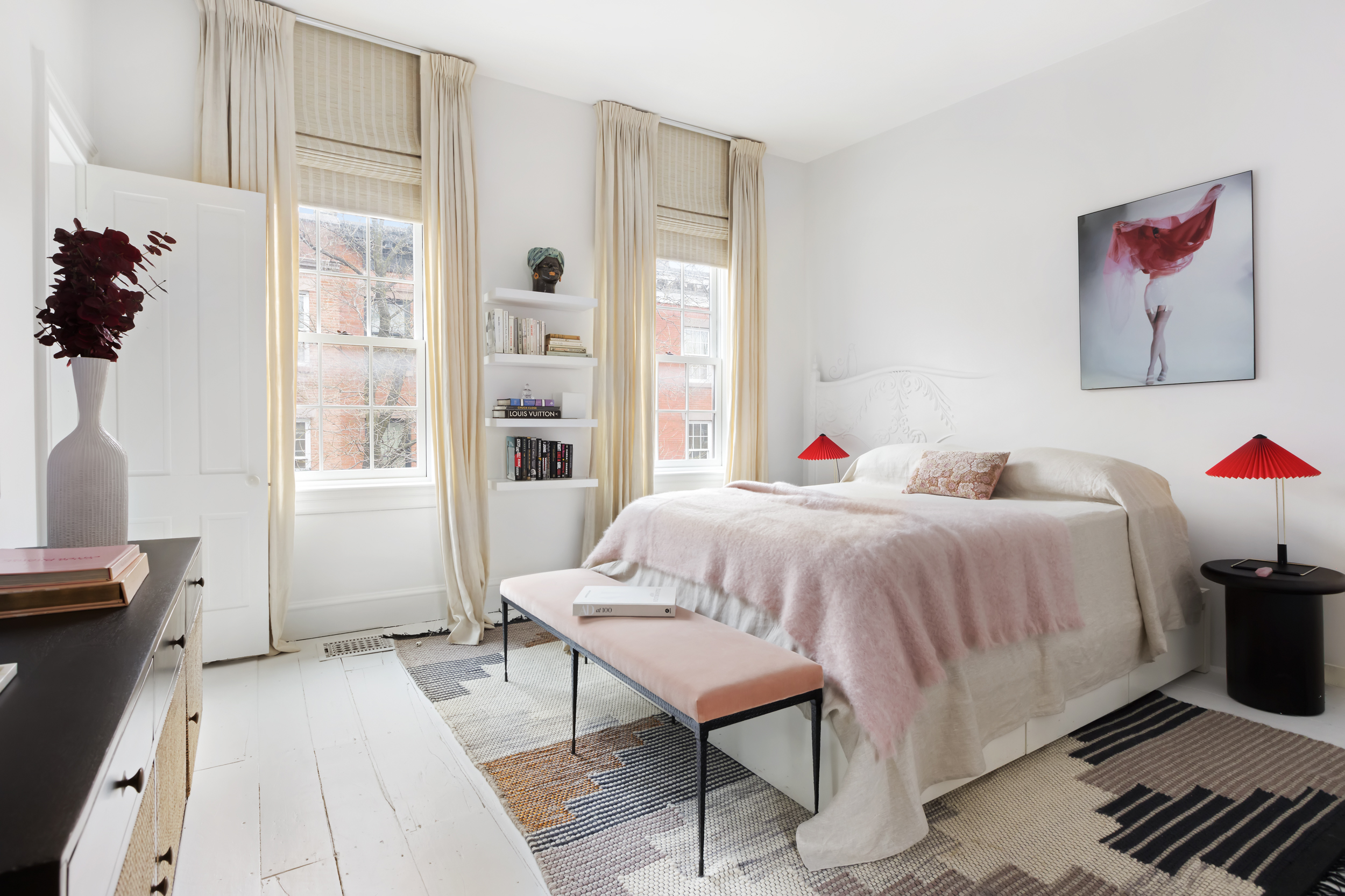 49 Barrow Street Manhattan, NY 10014 - Photo 16 of 25 a bed room with a bed and a chair