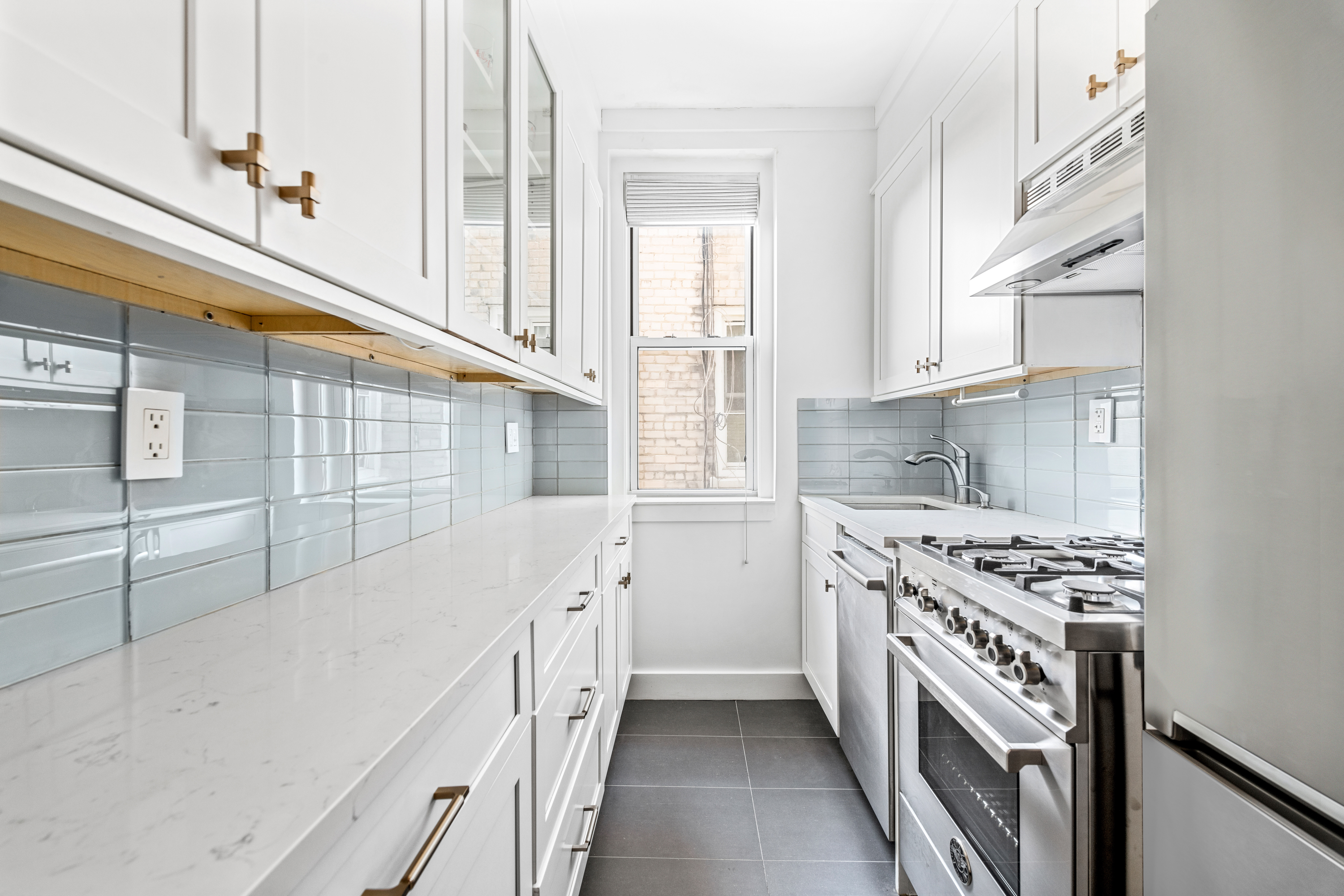 310 West 55th Street, Unit 5K Manhattan, NY 10019 - Photo 3 of 9