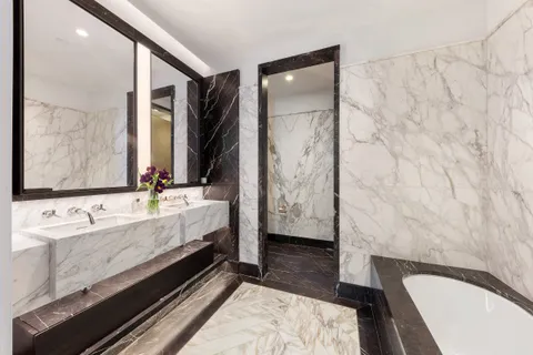 $4,295,000 | 500 West 18th Street, Unit EAST 19E | Chelsea
