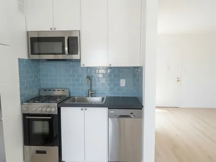 $360,000 | 215 Adams Street, Unit 2D | Downtown Brooklyn