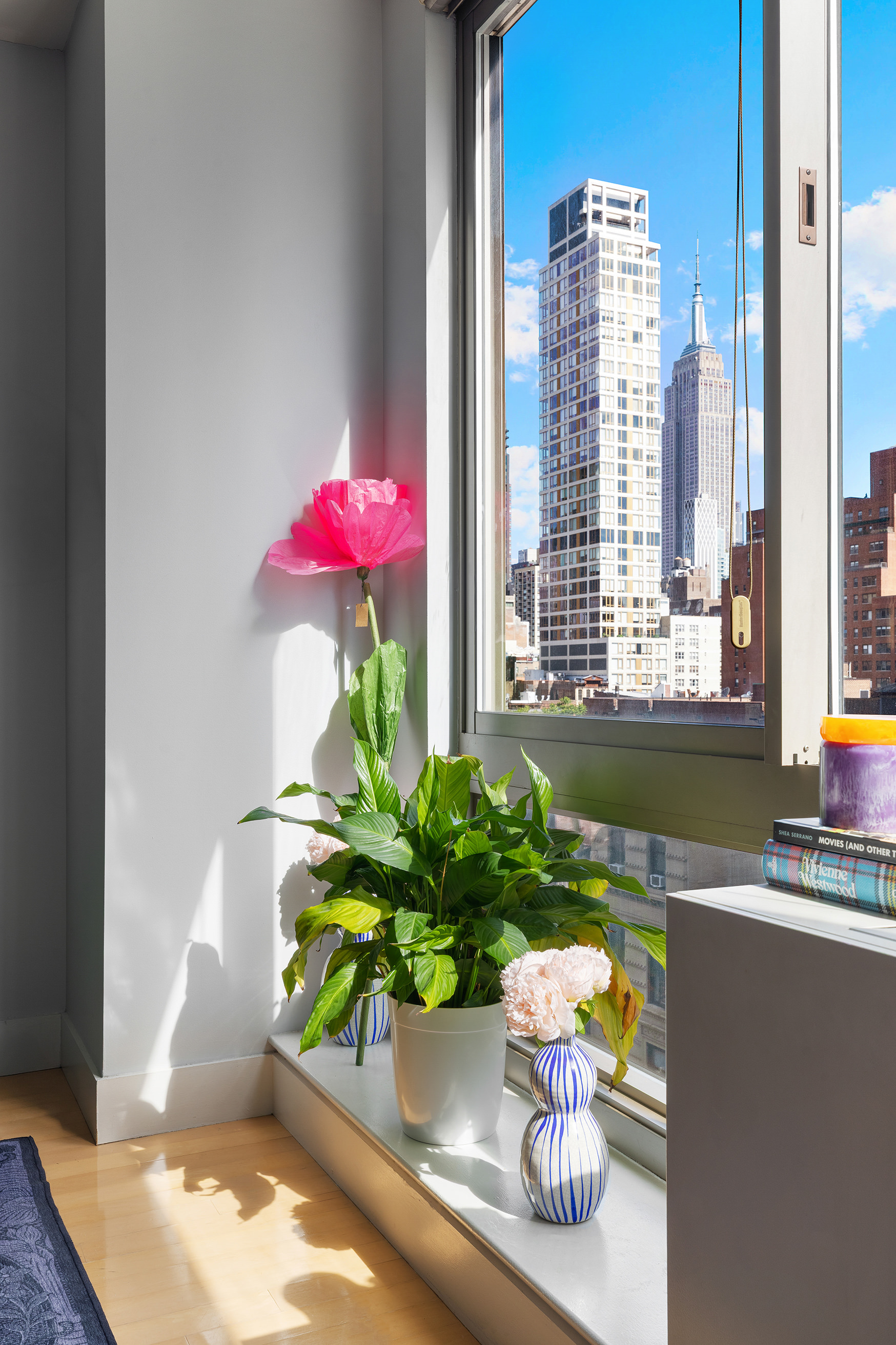 242 East 25th Street, Unit 9E Manhattan, NY 10010 - Photo 2 of 7