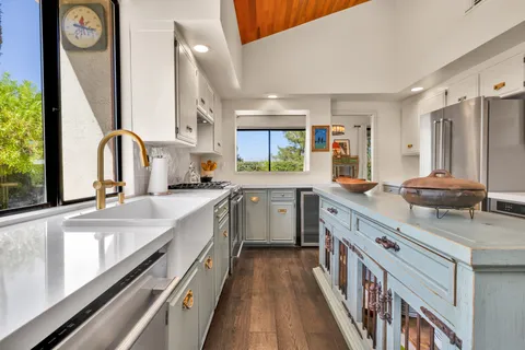 $1,235,000 | 5 Vista Loma Drive, Rancho Mirage, CA 92270