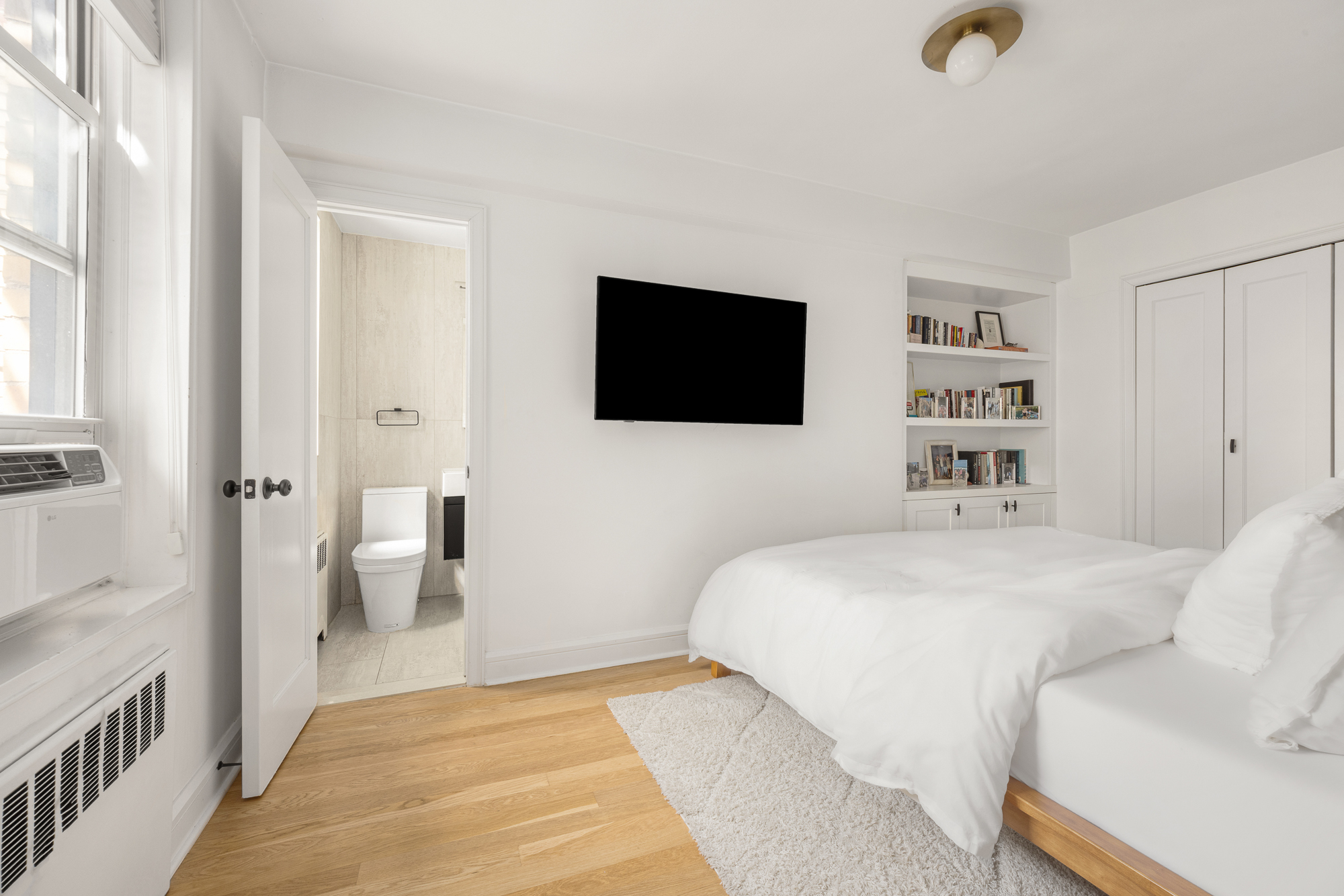 60 East 9th Street, Unit 638 Manhattan, NY 10003 - Photo 9 of 12