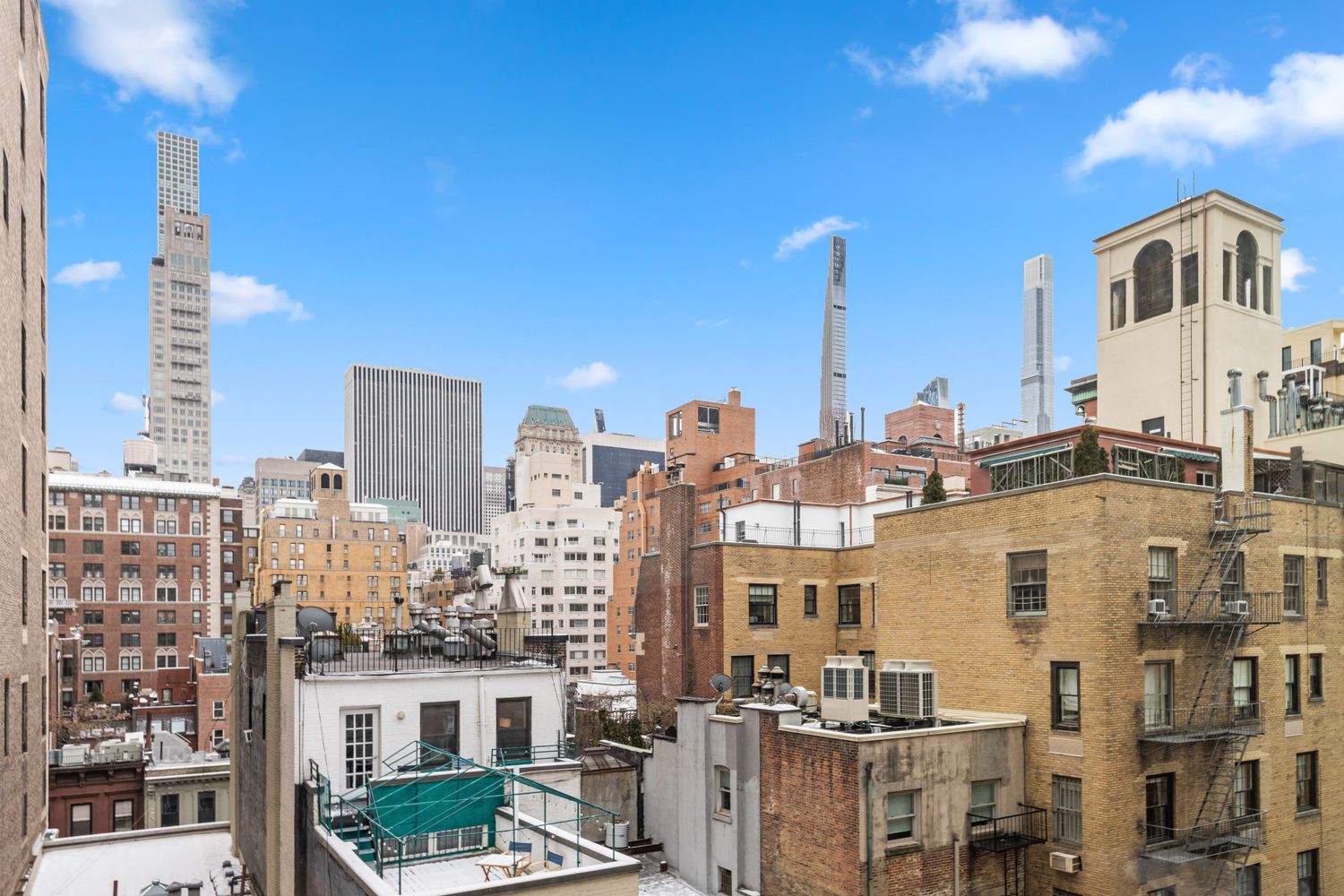 650 Park Avenue, Unit 9B Manhattan, NY 10065 - Photo 13 of 14 a front view of a building with city view