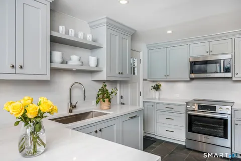 $1,150,000 | 16 Fairfield Avenue, Darien, CT 06820