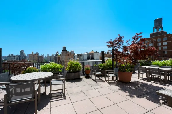 $2,995,000 | 176 West 87th Street, Unit 4A | Upper West Side
