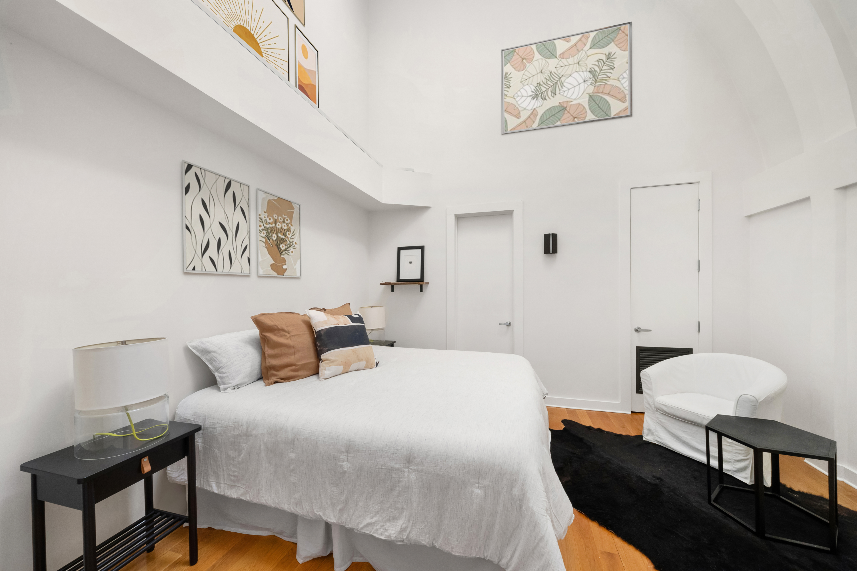 401 Hicks Street, Unit A3I Brooklyn, NY 11201 - Photo 7 of 16 a bedroom with a bed and a table in it