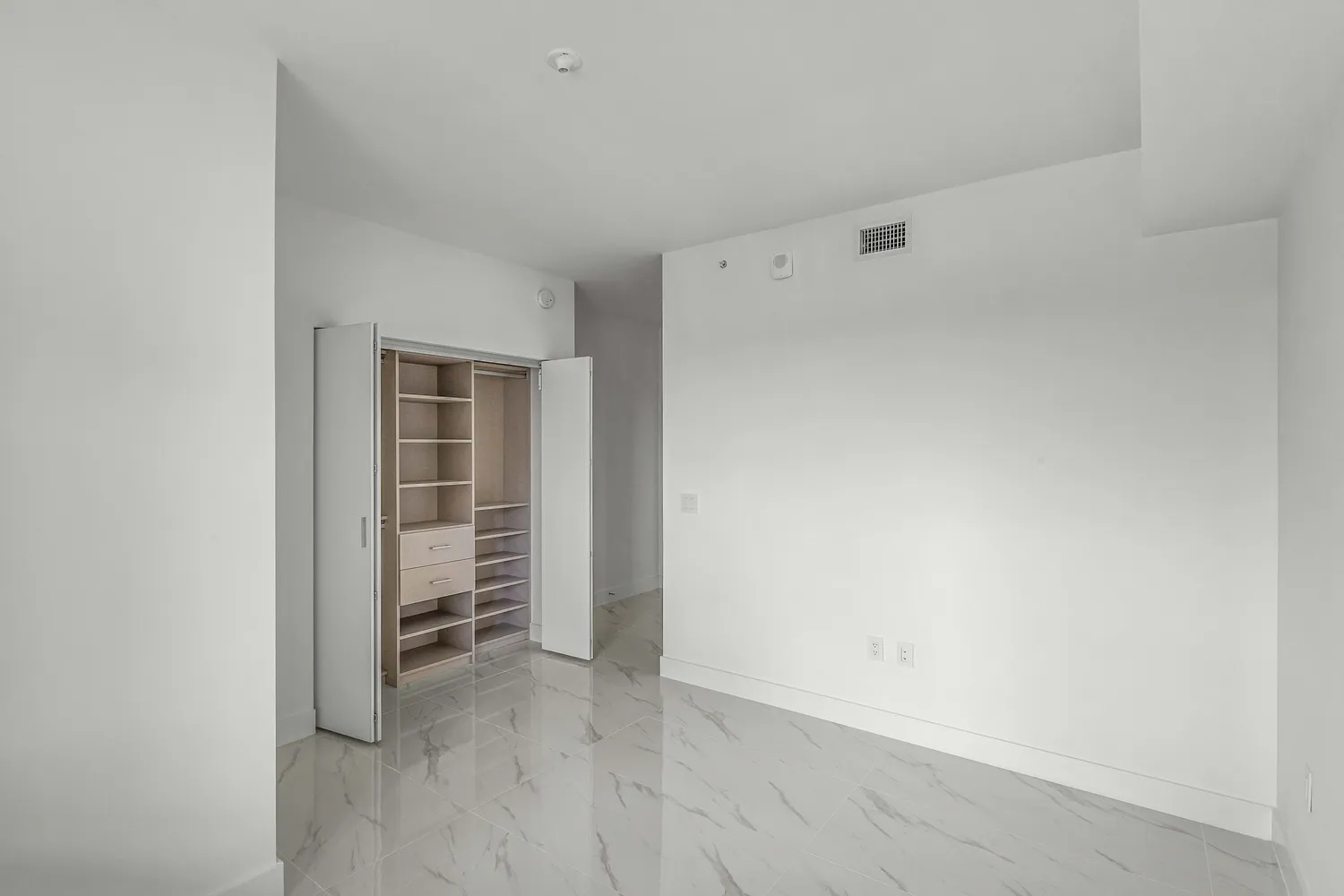 a view of a terrace with sky view