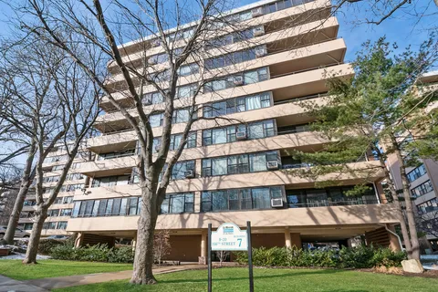$420,000 | 9-20 166th Street, Unit 3B | Beechhurst